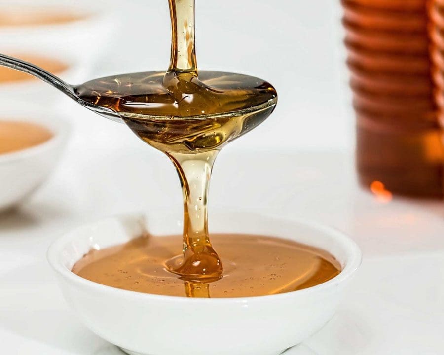 Understanding the Nutritional Differences: Honey vs Maple Syrup